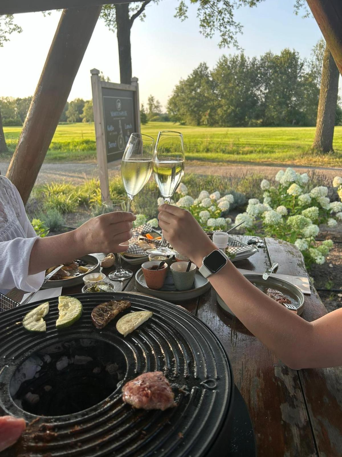 Hotel Martensplek 티엔디빈 외부 사진